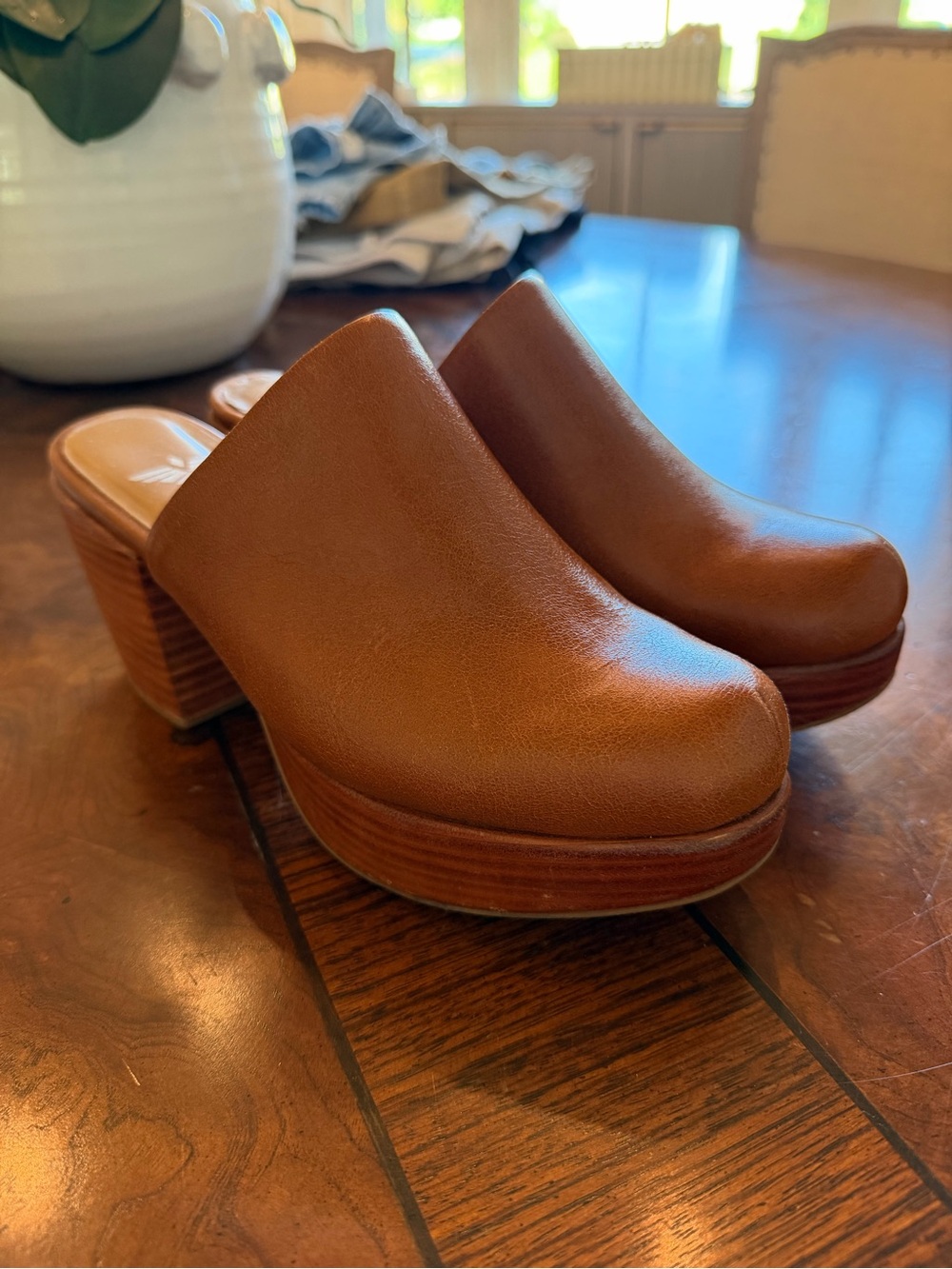 Source Unknown Brown Leather Platform Mules